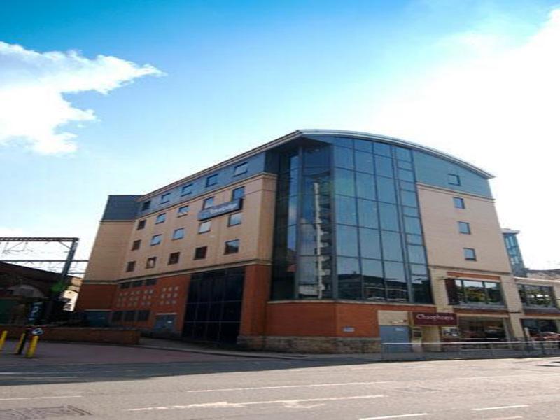 Travelodge Leeds Central Buitenkant foto