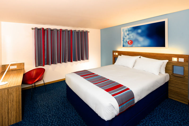 Travelodge Leeds Central Buitenkant foto