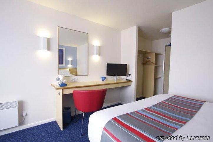 Travelodge Leeds Central Buitenkant foto