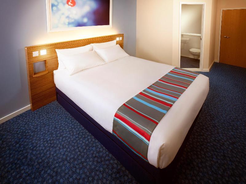 Travelodge Leeds Central Buitenkant foto